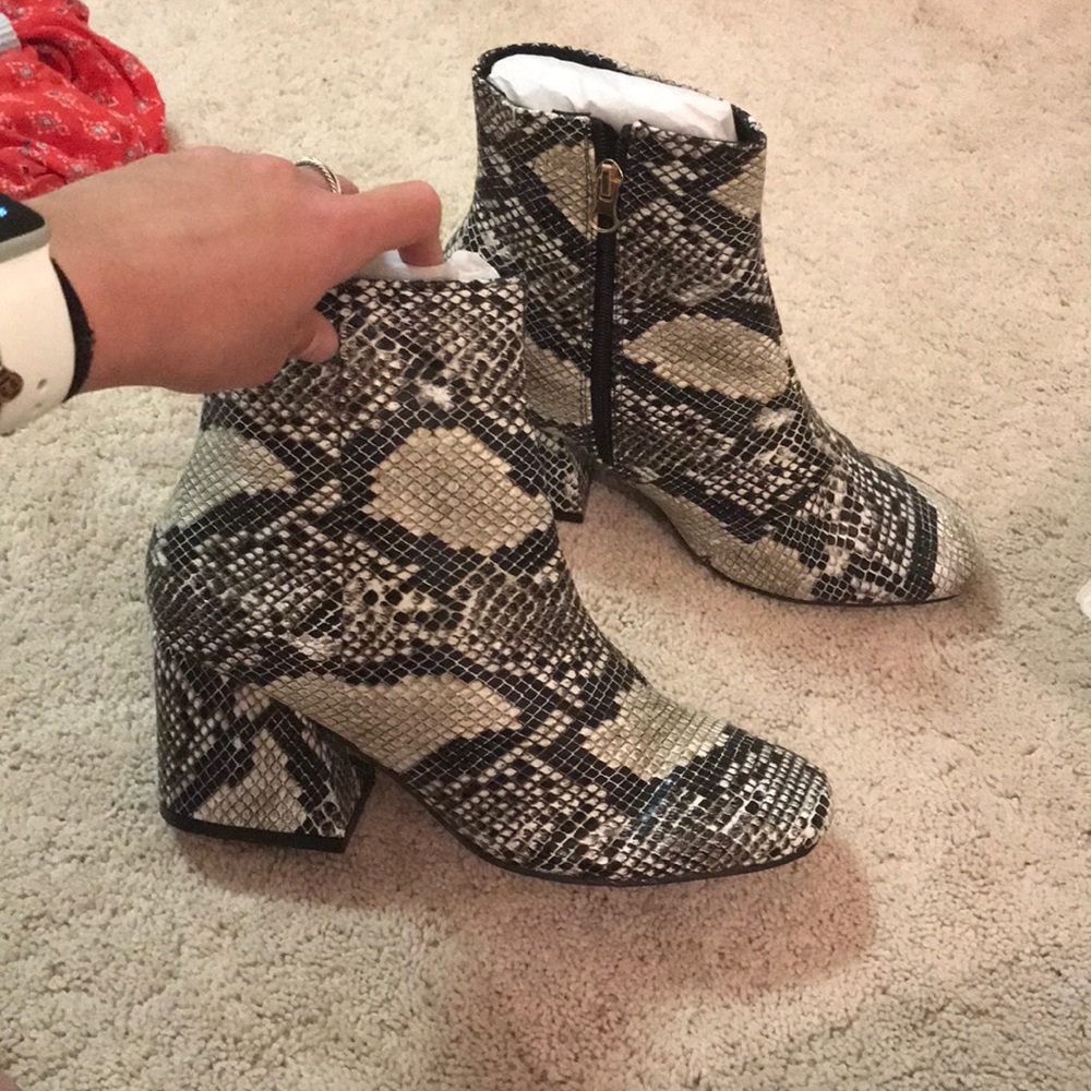 SNAKESKIN BOOTS ***NEW